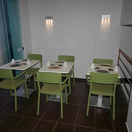 Led Hotel 3*